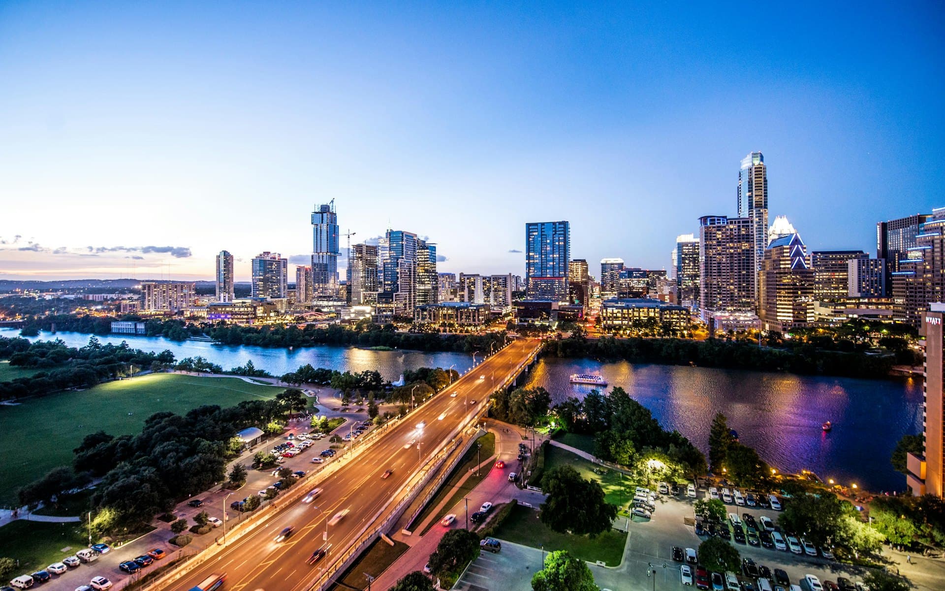 Dallas, Texas skyline at dusk